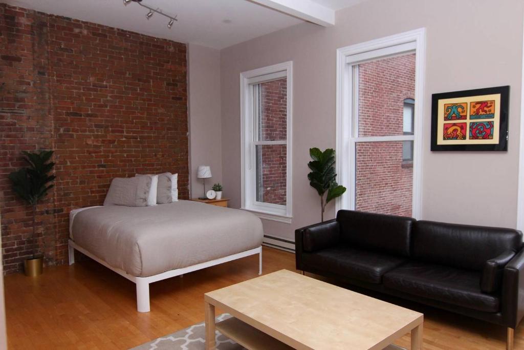 Stylish Downtown Studio in the South End, #8, Boston