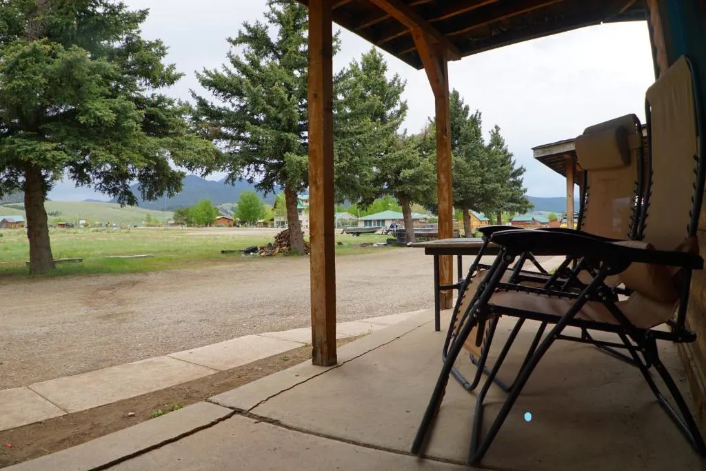 Eagle Nest Fly Shack & Lodge，位于Eagle Nest的酒店