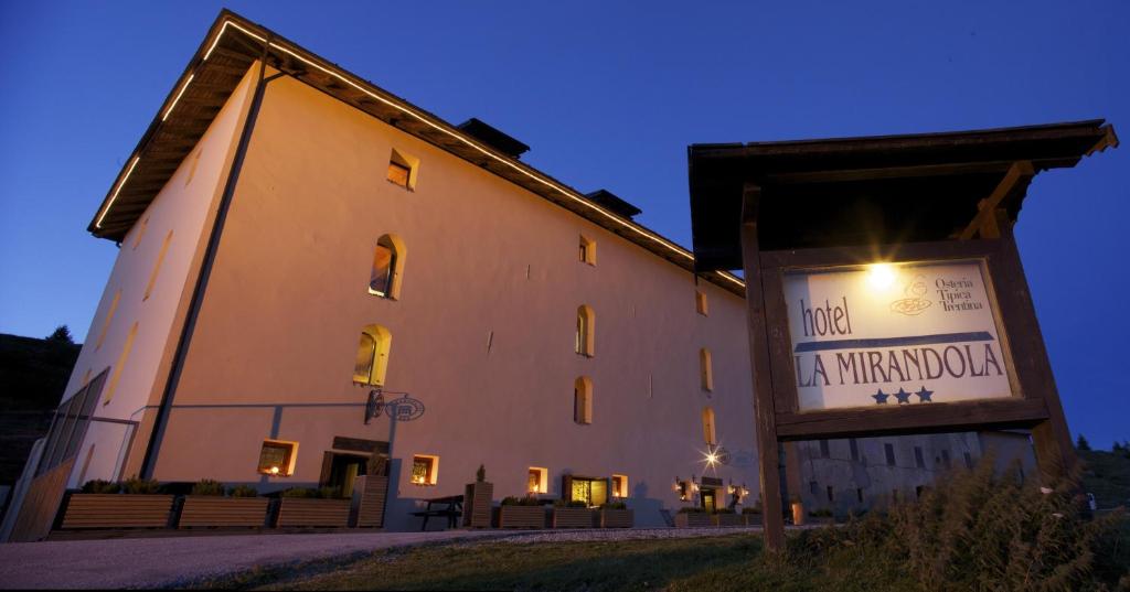 Hotel Dimora Storica La Mirandola photo