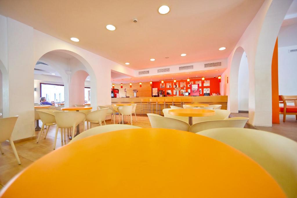 Gavimar Ariel Chico Hotel and Apartments — Cala d´Or, Baleary