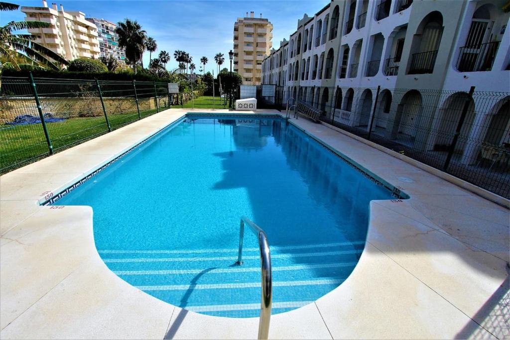 Apartamento Andalucía - A 100 metros de la playa, Camino recto sin cuestas - Piscina - 1