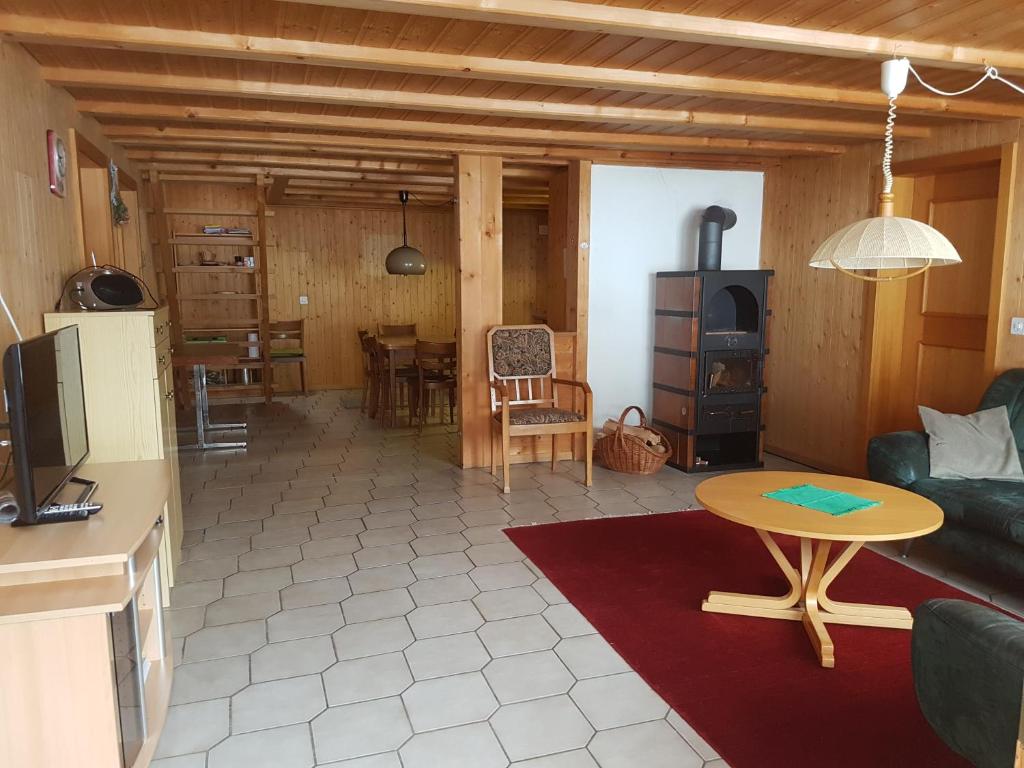 Chalet mit Alpenambiente Axalp — Hotel in Brienz