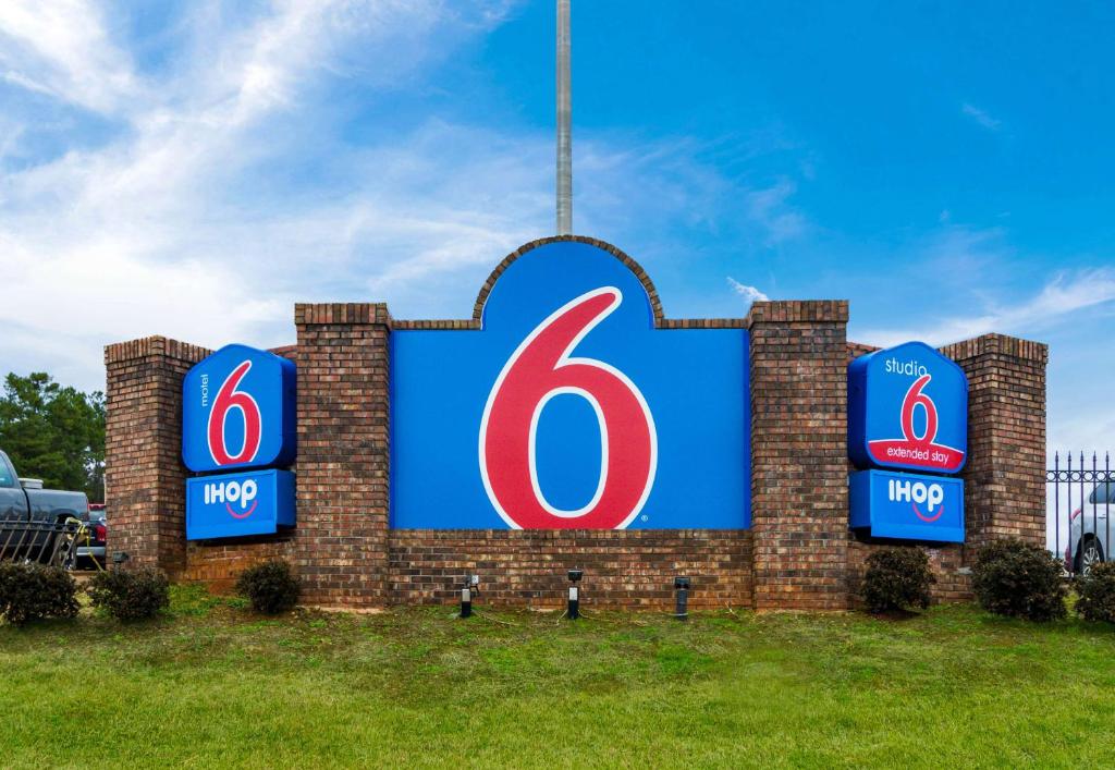 Studio 6 LaGrange — Hotel in La Grange (GA)