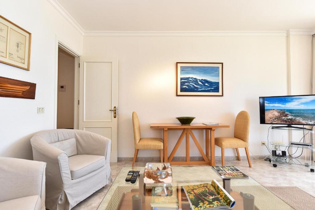 Las Canteras Seafront Apartment by VillaGranCanaria - 5