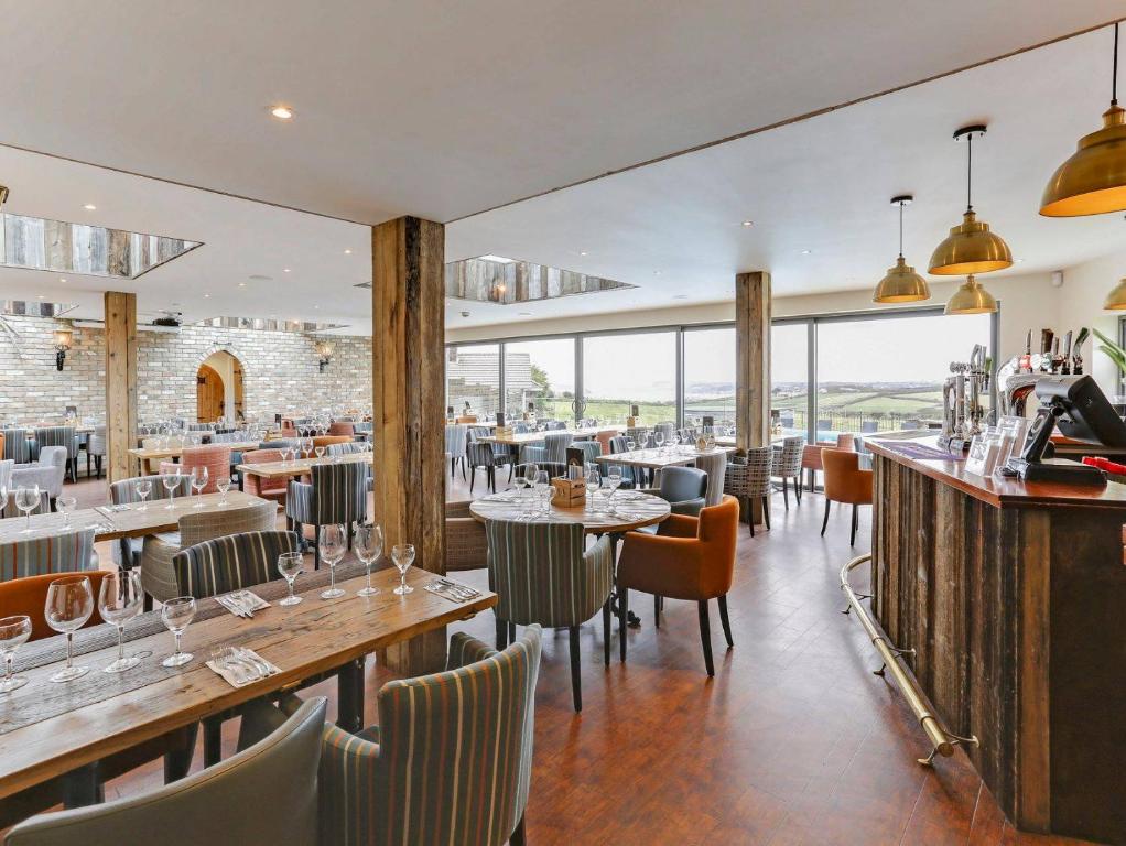 The Pickwick Inn & Oliver's Restaurant photo 3