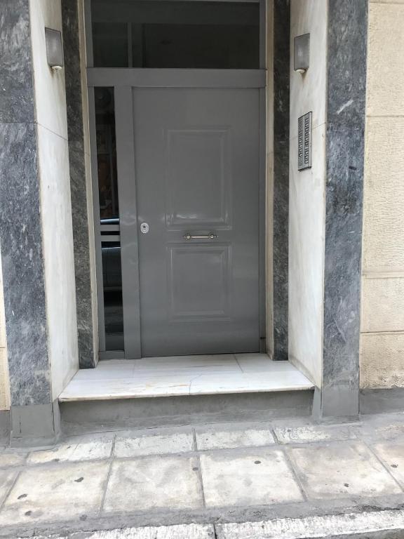 TONI'S Fashionable Studio near Presidential Garden photo