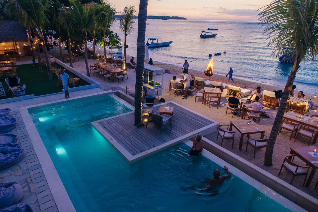 Ohana's Beachfront Resort & Beach Club photo