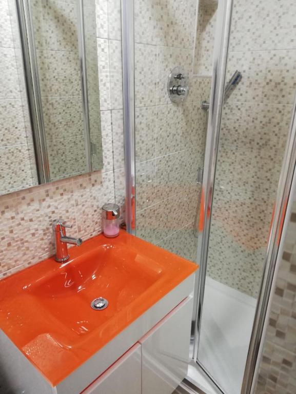 BED&SHOWER Moscavide -Self Check-In photo