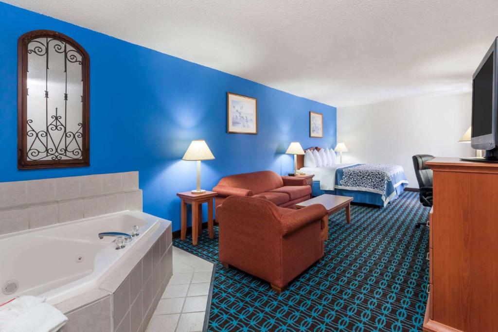 Days Inn & Suites By Wyndham Cambridge Photo 16