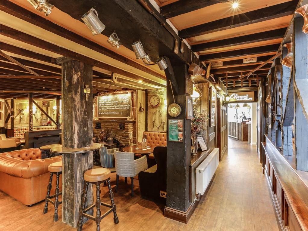The Pickwick Inn & Oliver's Restaurant photo 8