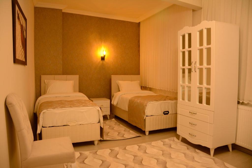 Sar Apartment Suites photo