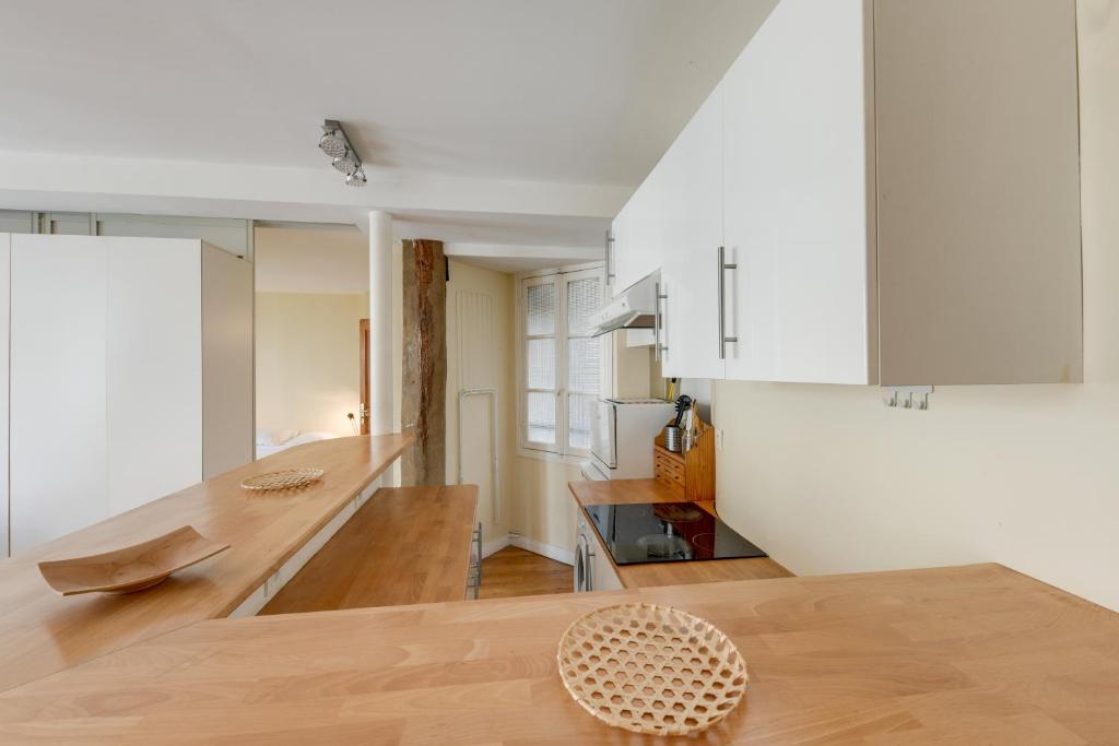 Châtelet, rue Saint Denis 25 - ID 308 - 5