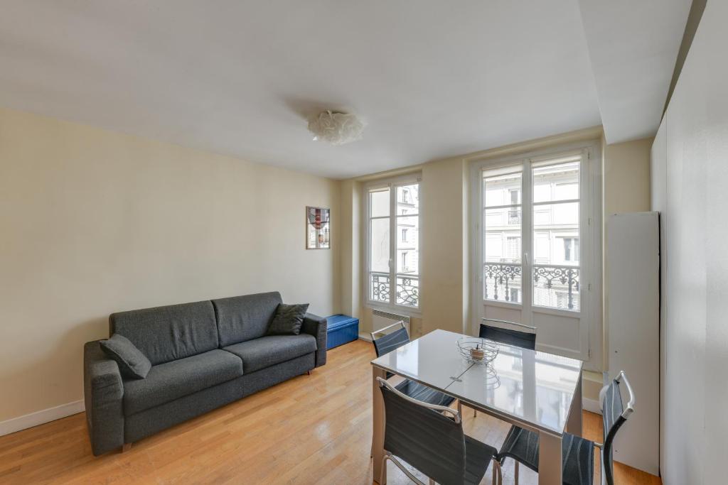 Châtelet, rue Saint Denis 25 - ID 308 - 4