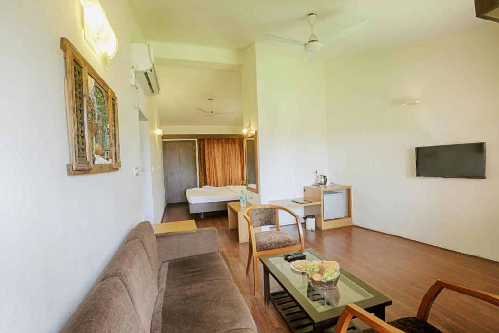 Shared lounge/TV area