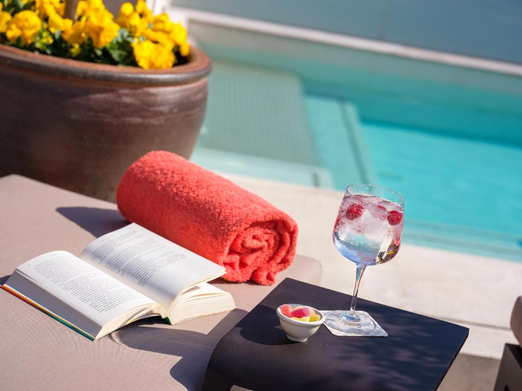 Hotel Gloria de Sant Jaume photo