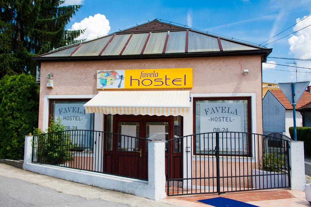 Favela Hostel — Hotel in Zagreb