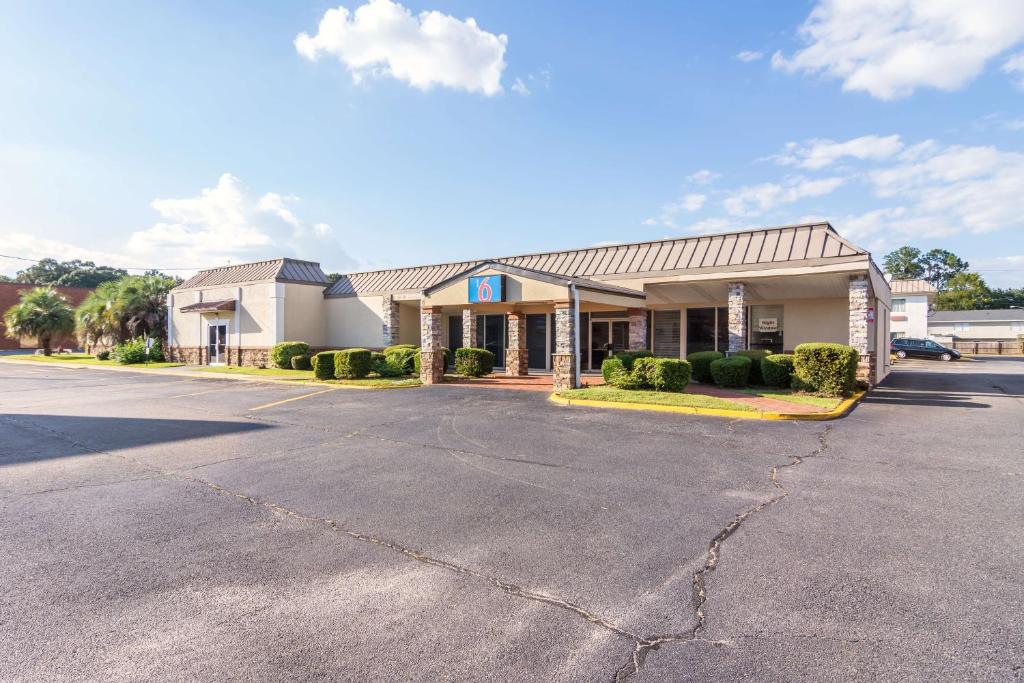 Motel 6-Warner Robins, GA photo