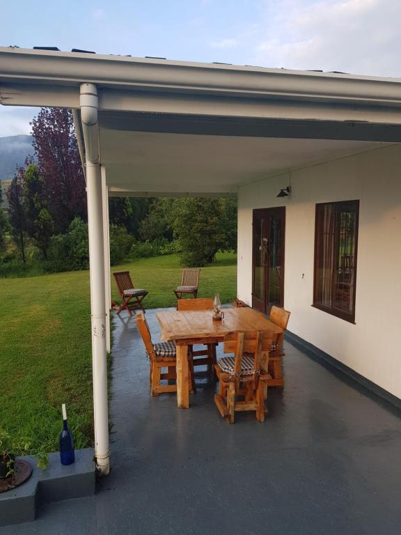 Swallowfield Cottage photo