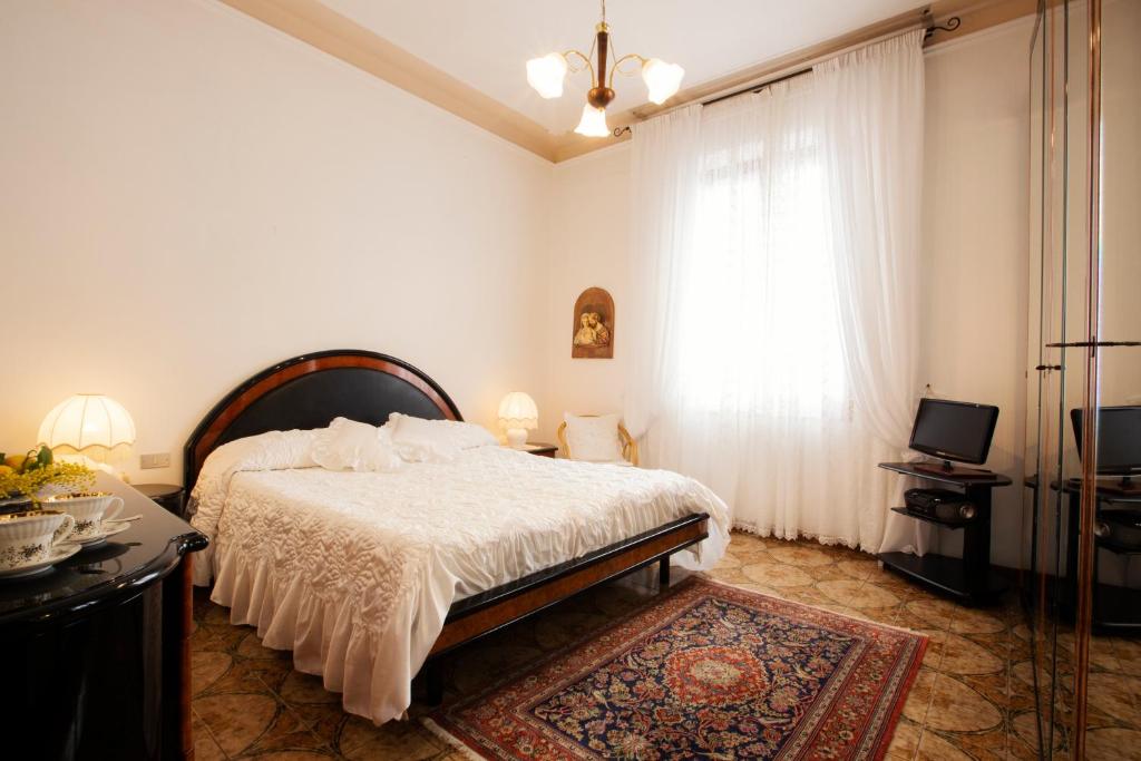 Room Cavour, nearby Cinqueterre — Hotel in La Spezia