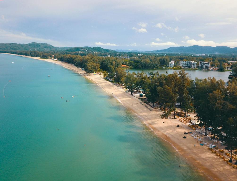 The Aristo Beach by Holy Cow, studio, mountain view photo