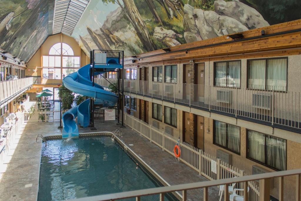 Days Inn by Wyndham Lethbridge photo