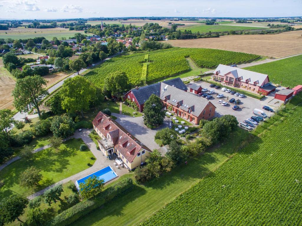 Fladie Mat &amp; Vingard — Hotel in Flädie