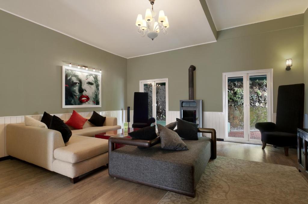 ハネムーン イン (Honeymoon Inn) ラウンジ