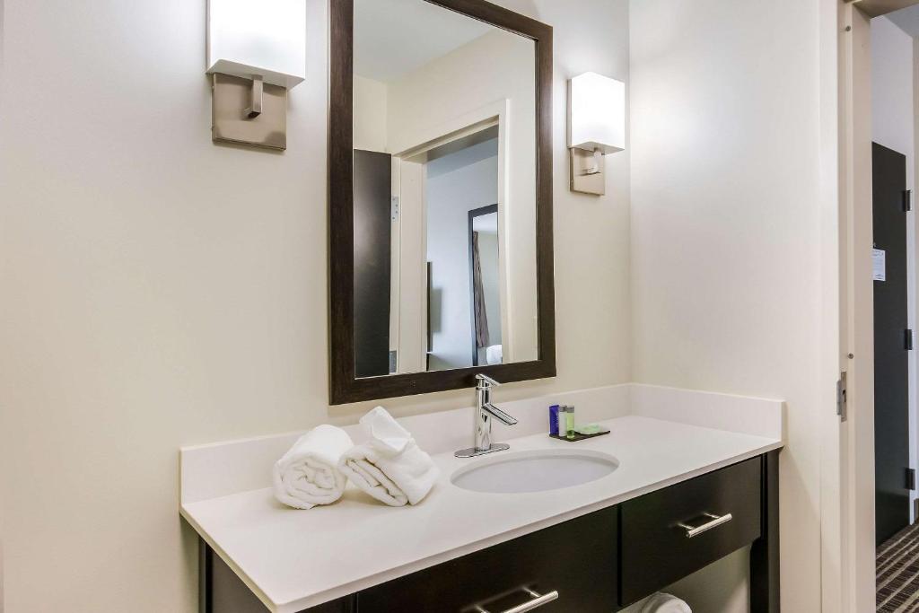 Sleep Inn & Suites Yukon Oklahoma City photo