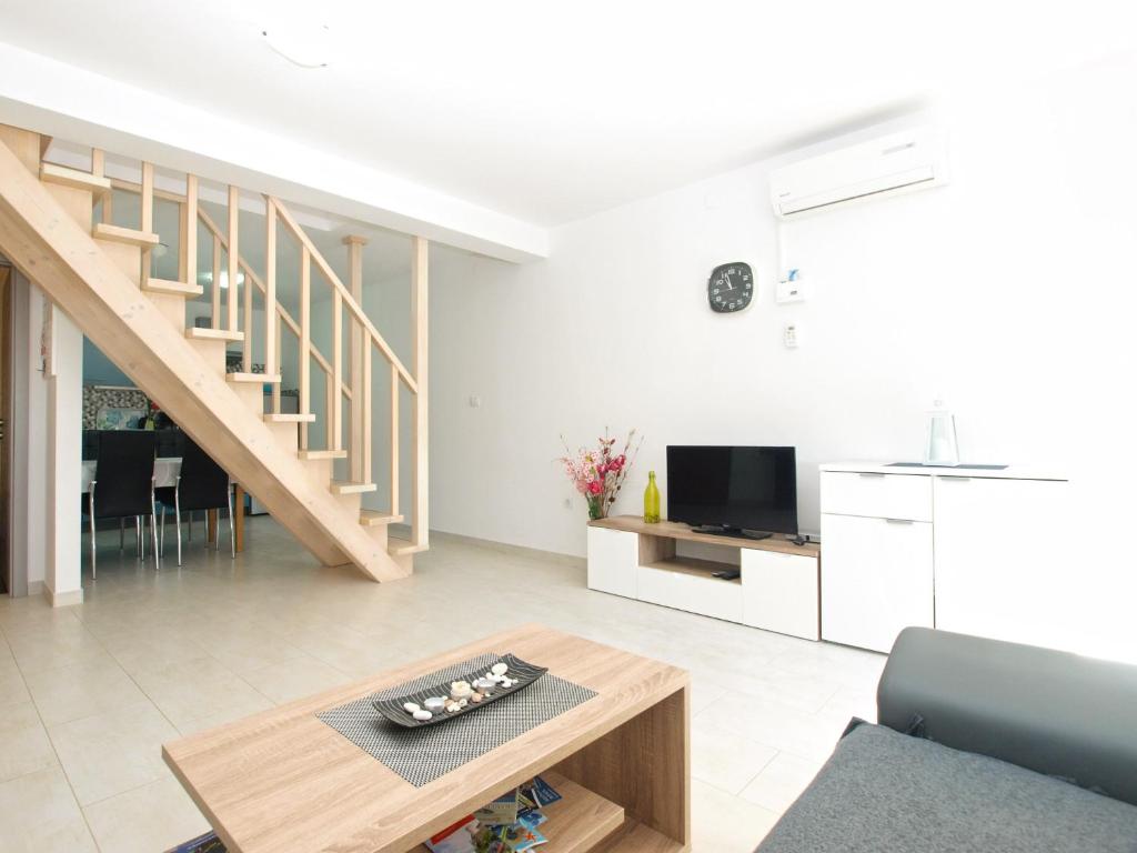 Apartment Anikica 1819 전경