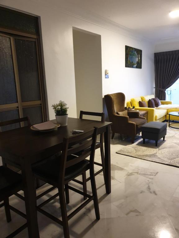 5-Bedroom Family Apartment photo
