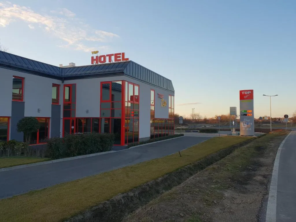 TOP HOTEL, hotel v destinaci Vértesszőlős