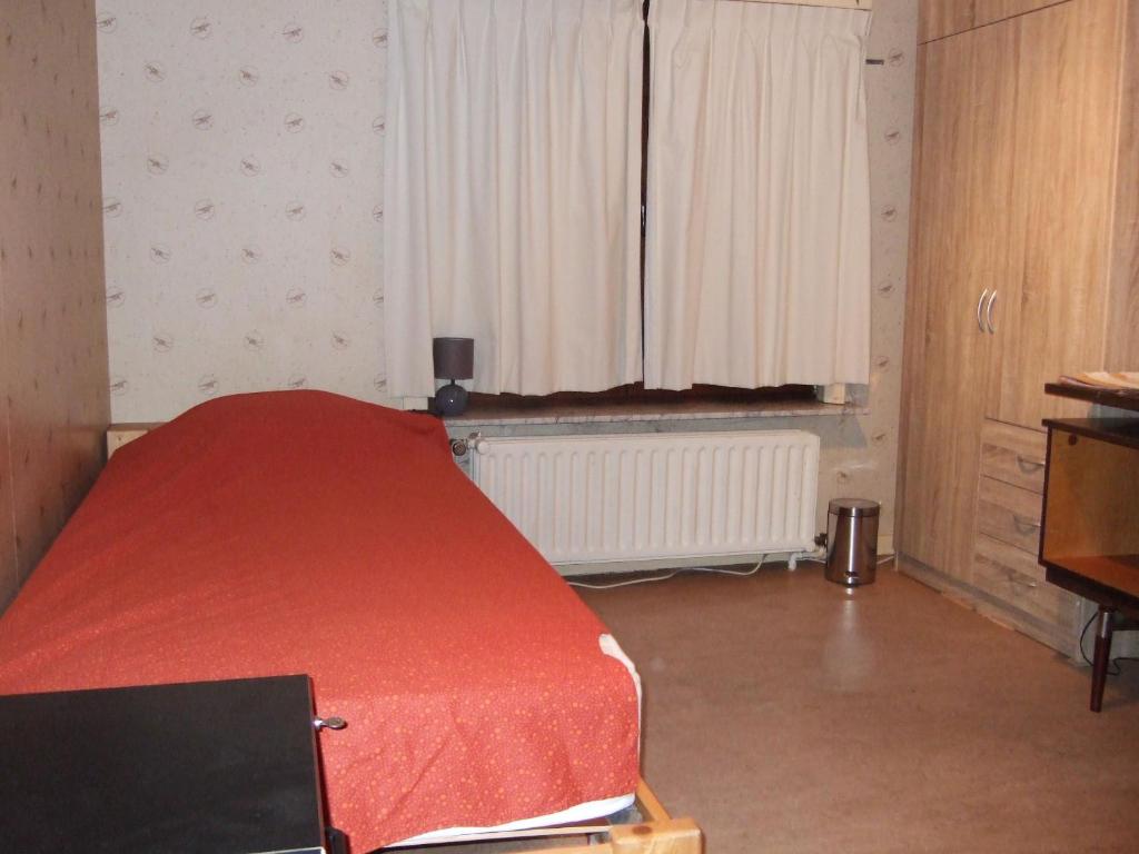 GUESTROOMS BIJ HET STATION VAN DRONGEN photo
