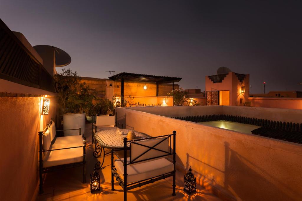 Riad Julia photo