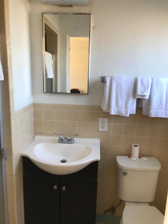Ventura Beach House Motel photo