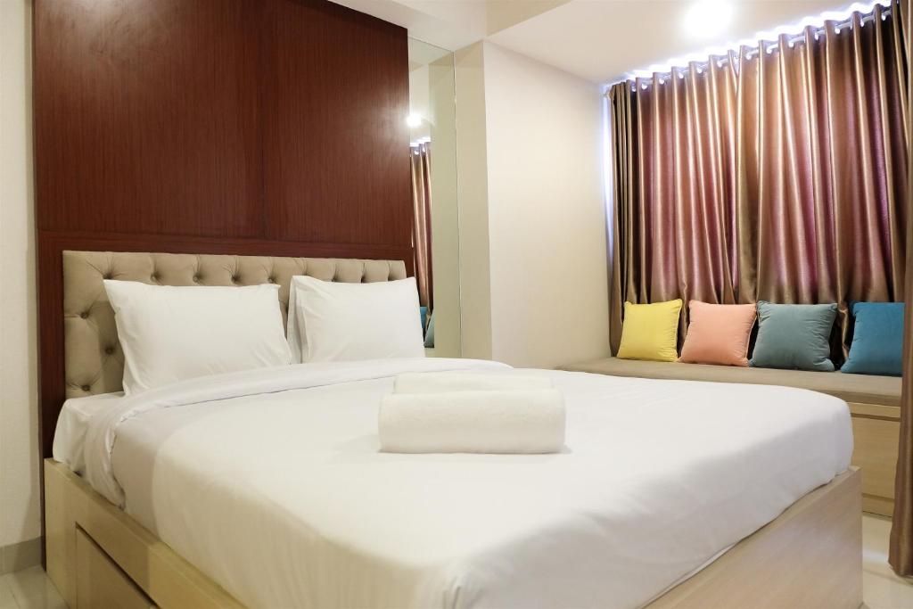 Artistic Studio Apartment at The Oasis Cikarang By Travelio, Cikarang