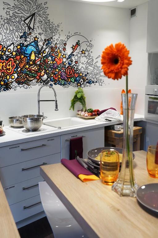 Kitchen, Hotel Ariana in Lyon