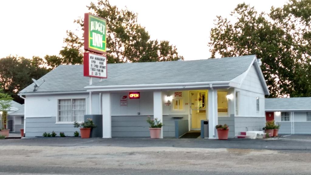 Budget Inn Hamilton photo