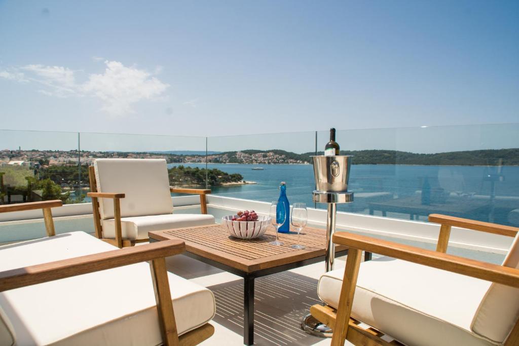 Seafront Luxury Apartments Fun photo