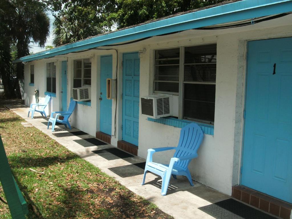 Newly Furnished Large Clean Quiet Private Unit photo