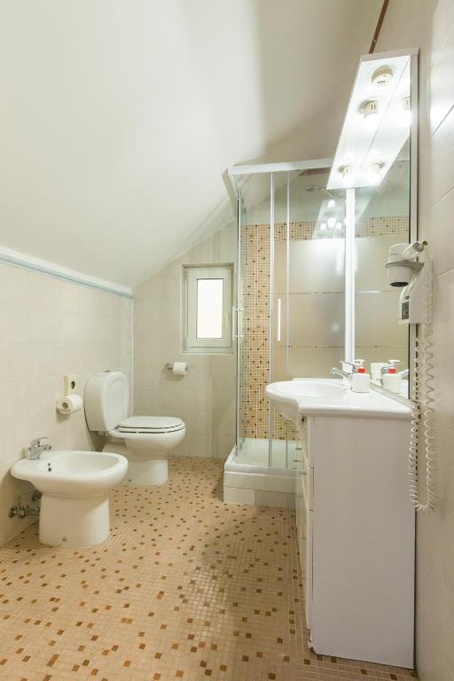 Duskova Apartments photo