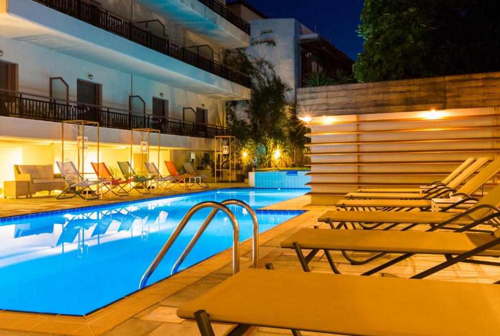 スイミングプール