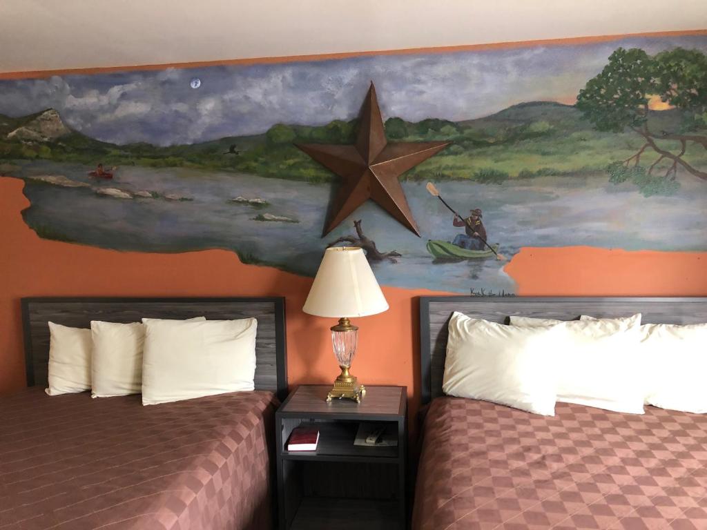 Americas Best Value Inn Photo 5