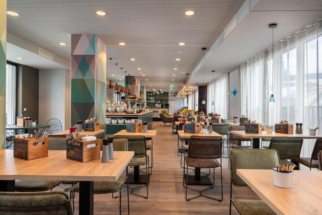 Food and beverages, Holiday Inn - the niu, Charly Frankfurt City By IHG in Frankfurt am Main