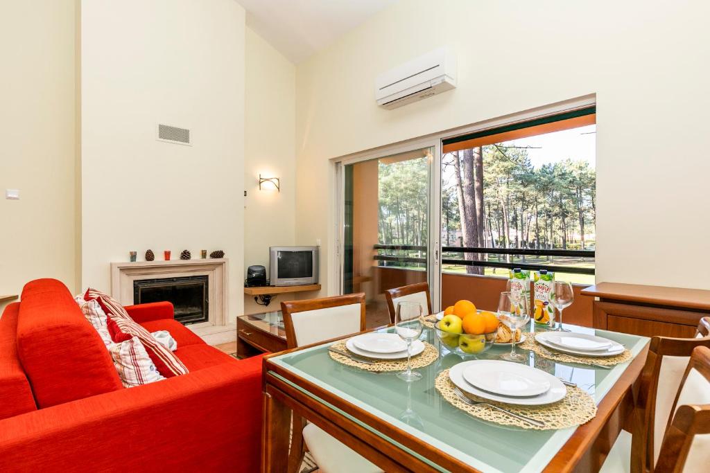 Pinheiros IV - Aroeira Golf Resort - South Coast of Lisbon — Hotel in Almada