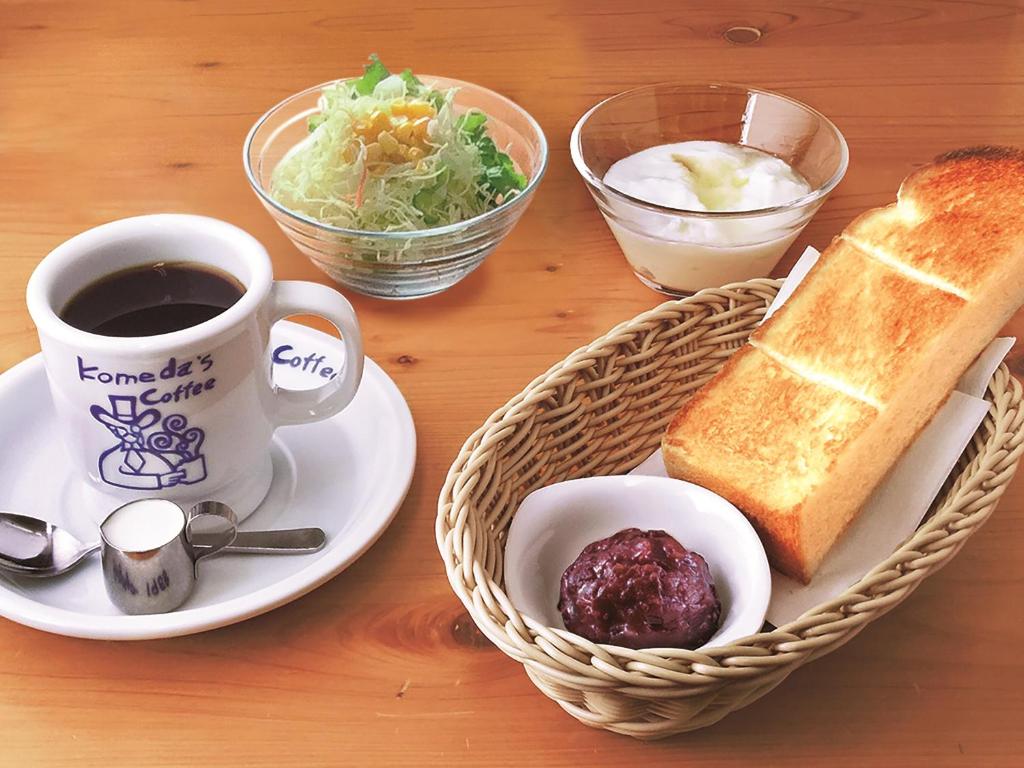อาหารและเครื่องดื่ม