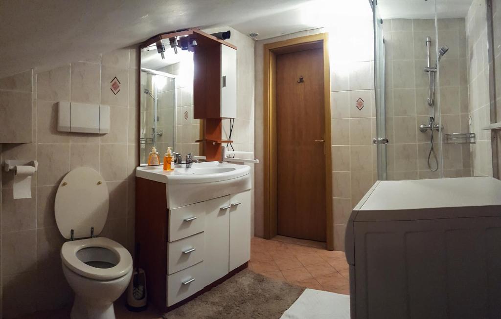 Rooms with shared kitchen Zver, great for hikers photo