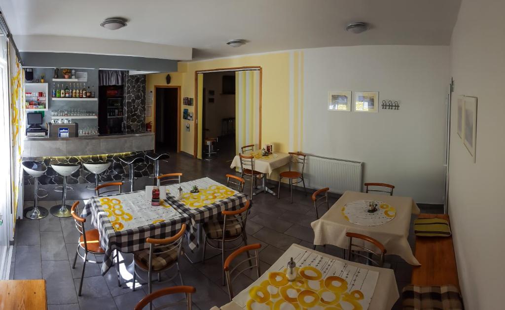 Rooms with shared kitchen Zver, great for hikers photo