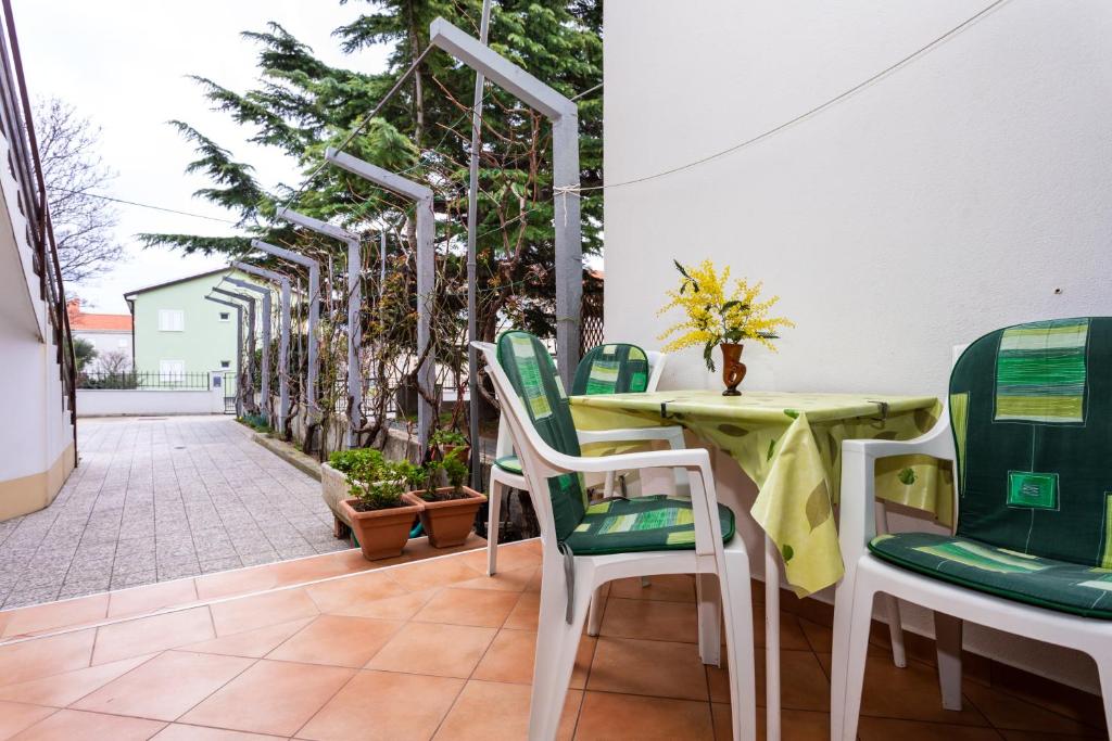 Rooms & Studio Apartment Mira photo