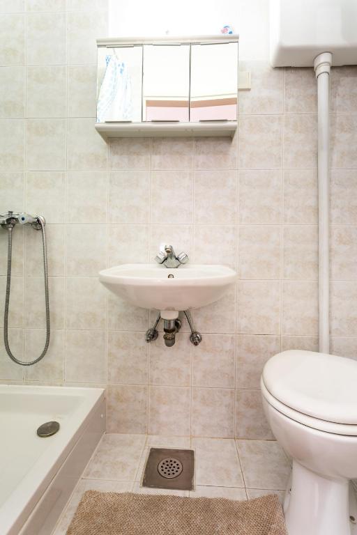 Rooms & Studio Apartment Mira photo