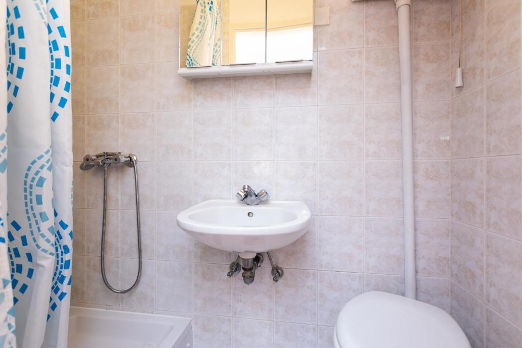 Rooms & Studio Apartment Mira photo